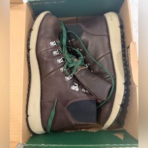 Danner Men’s Vertigo 917 Boot Size 9D Dark Brown Java Leather Upper Goretex